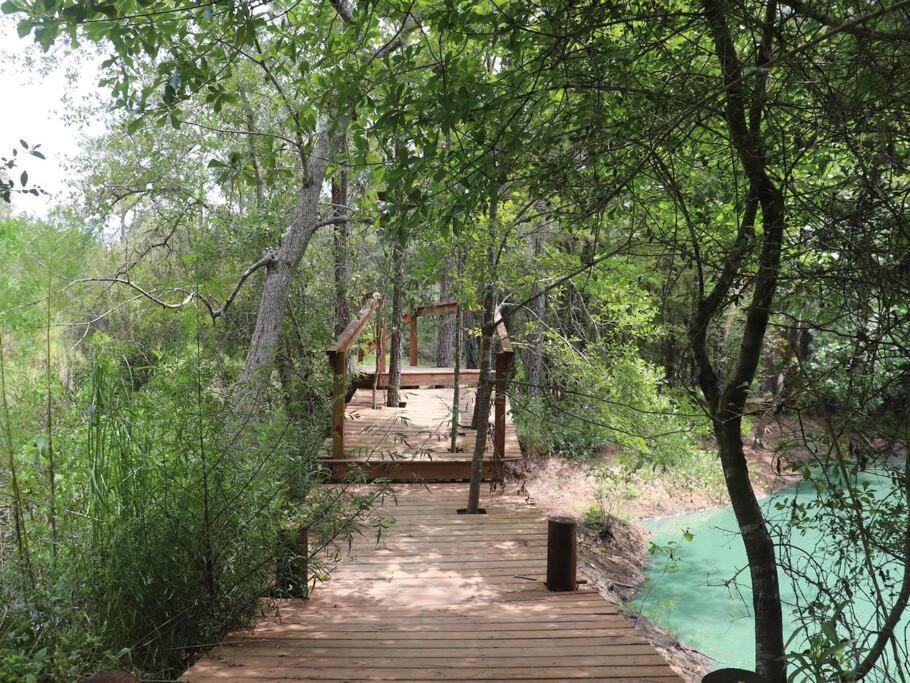 Waterfront Houston Hide Out In A Magical Forest ウォーラー郡  エクステリア 写真